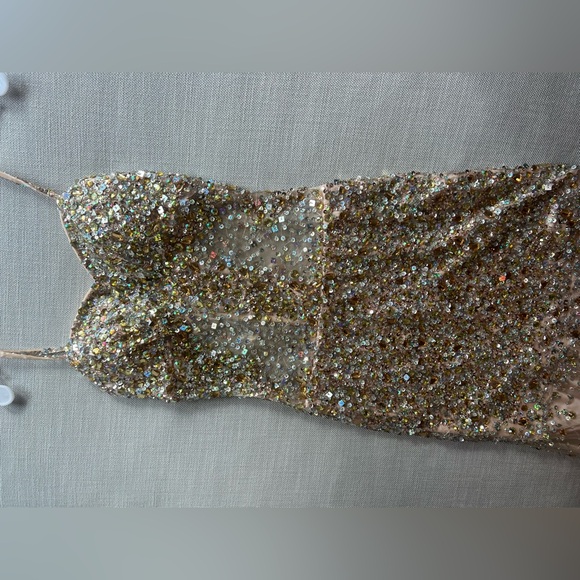 Prom dress. Brought from PromBay. Size 6. Worn 1 time. - Picture 7 of 9